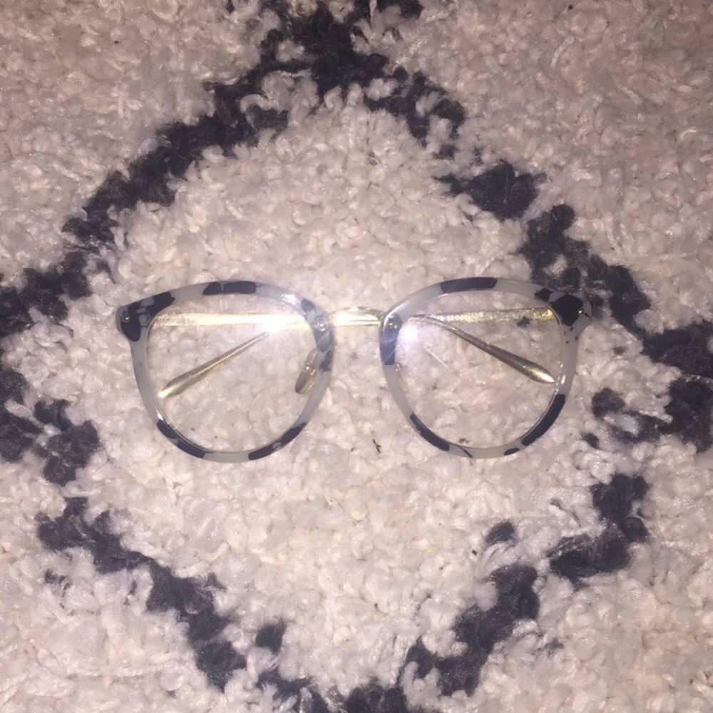 Non-prescription glasses